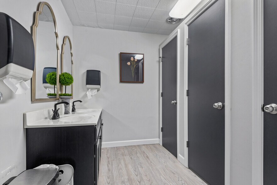 More Photos Of 2450 Pontoon Rd, Granite City Religious Facility For Sale