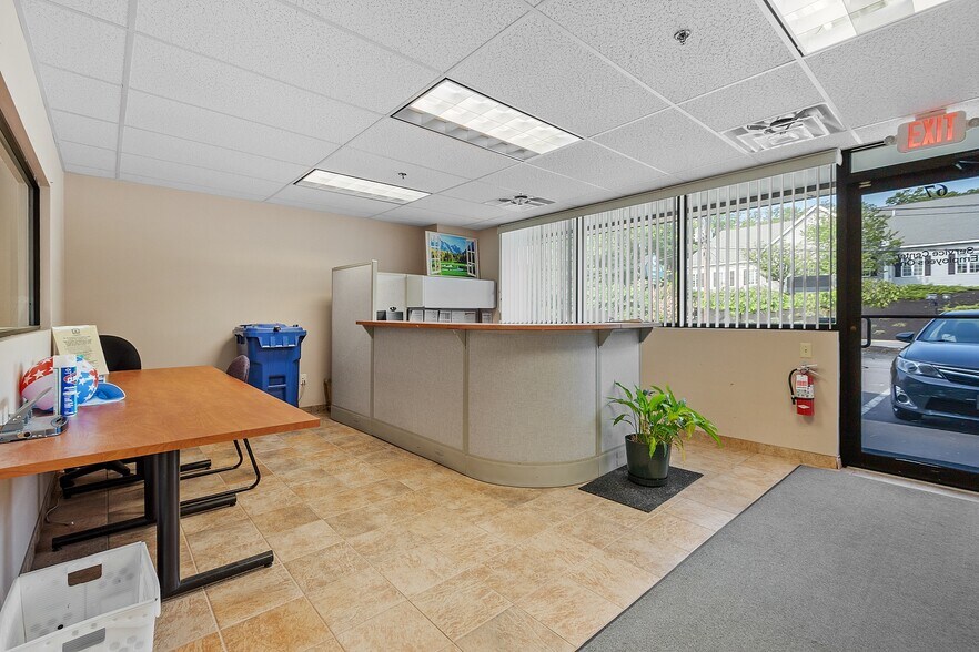 More Photos Of 67 Whalon St, Fitchburg Storefront For Lease