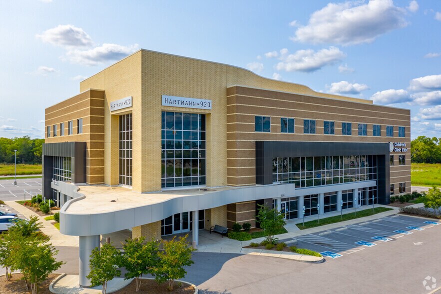 More Photos Of 920 S Hartmann Dr, Lebanon Medical For Lease