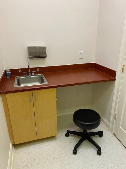 More Photos Of 4745 Sutton Park Ct, Jacksonville Office For Sale