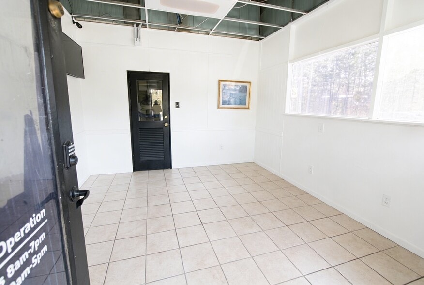 More Photos Of 3545 Roosevelt Hwy, Atlanta Auto Dealership For Sale