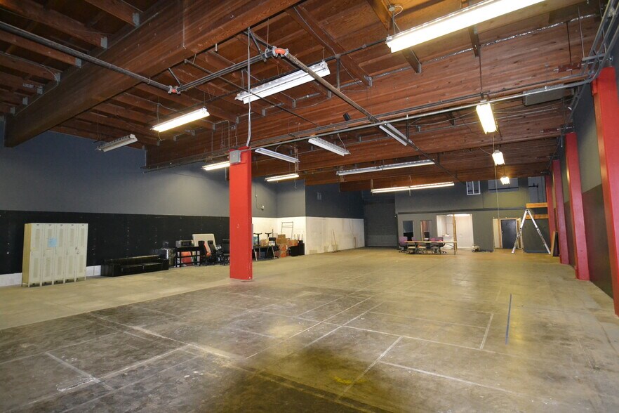More Photos Of 1308 9th St, Berkeley Warehouse For Lease