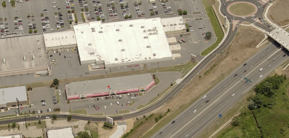 More Photos Of 500 Amity Rd, Conway Unknown For Lease