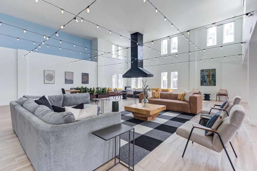 More Photos Of 1423 Ellinwood Ave, Des Plaines Apartments For Lease