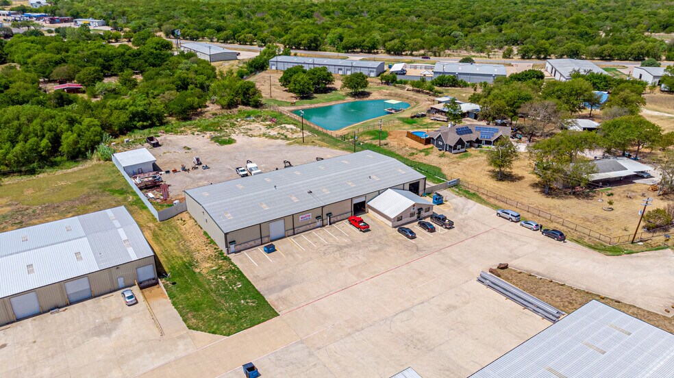 More Photos Of 350 English Trl, Venus Warehouse For Lease