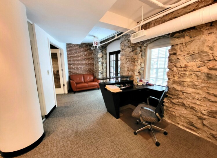 More Photos Of 1708 Peachtree St NW, Atlanta Medical For Sale