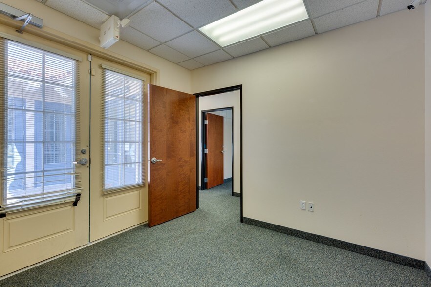 More Photos Of 3223 E Warm Springs Rd, Las Vegas Office For Lease