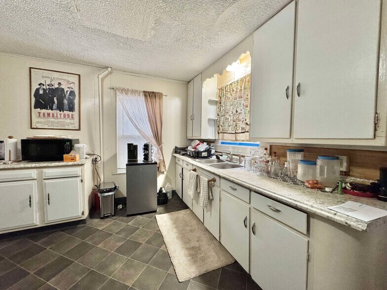 More Photos Of 301 E North St, Geneva Apartments For Sale