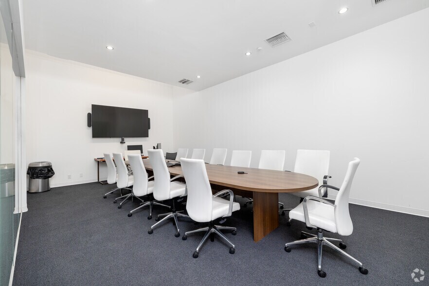 More Photos Of 3733 Motor Ave, Los Angeles Office For Lease