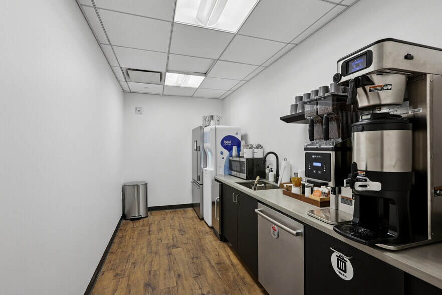 More Photos Of 5 Columbus Cir, New York Coworking Space
