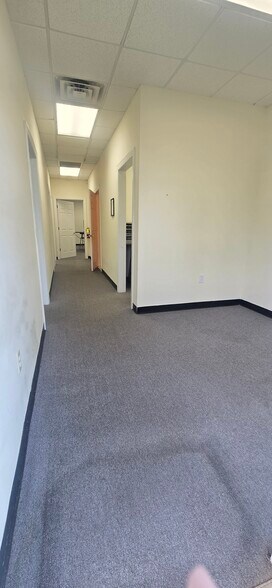 More Photos Of 100 Governors Trace, Fayetteville Office For Lease