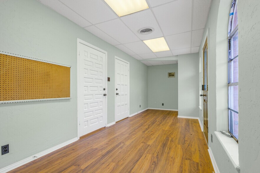 More Photos Of 101 S Main St, Quitman Office For Sale