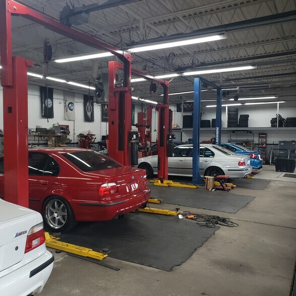 More Photos Of 125 46, Lodi Auto Repair For Lease