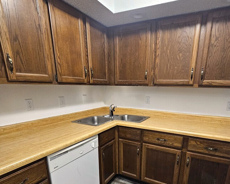 More Photos Of 1 Richards Dr, Keokuk Apartments For Sale