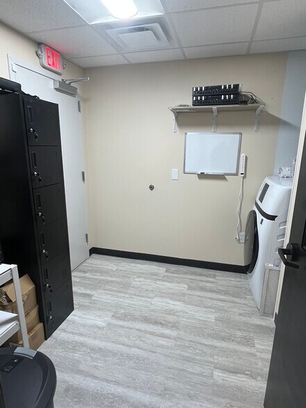 More Photos Of 5823 Prosperity Crossing, Charlotte General Retail For Lease