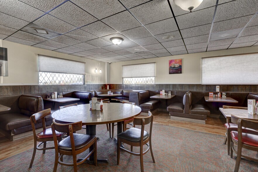 More Photos Of 2728 & 2802 N Rangeline Road, Joplin Flex For Sale