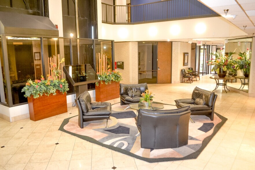 More Photos Of 11511 Katy Fwy, Houston Office For Lease