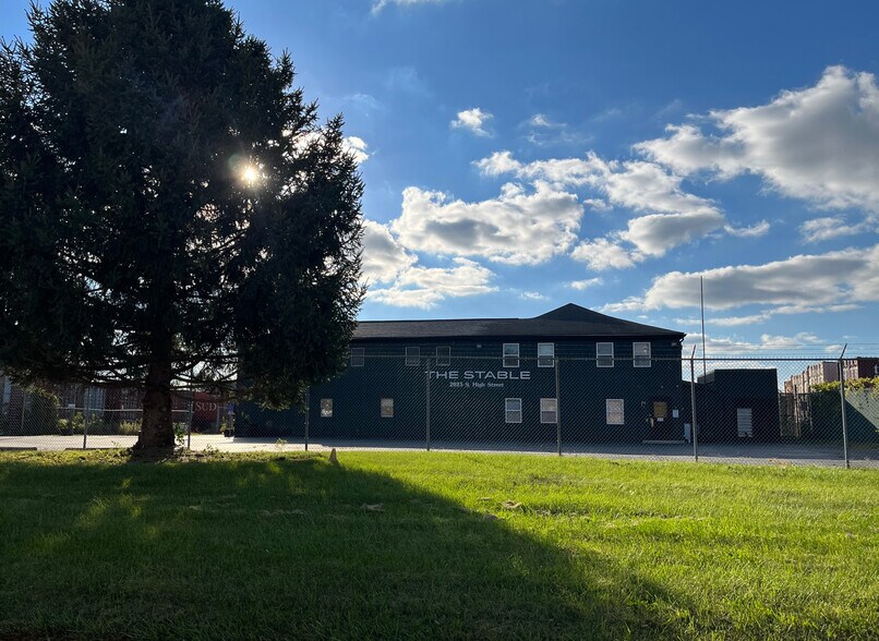 More Photos Of 2025 S High St, Columbus Office For Lease