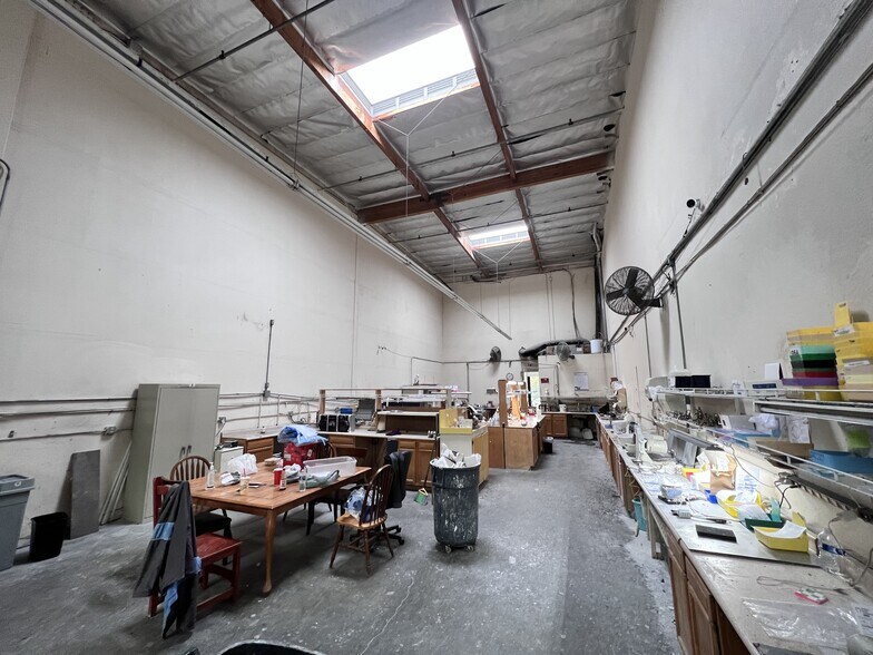 More Photos Of 1046 Calle Recodo, San Clemente Research And Development For Sale