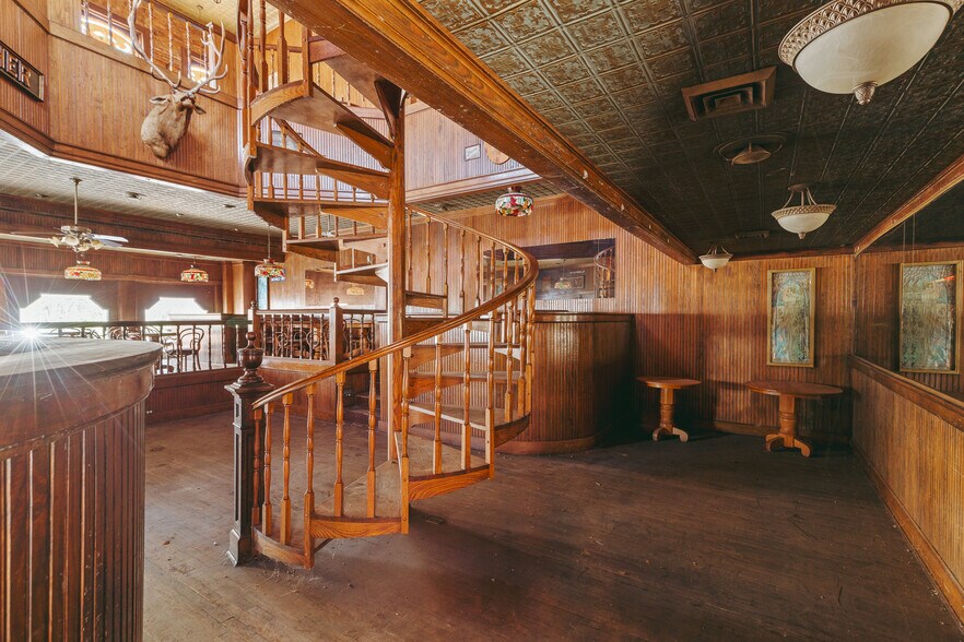 More Photos Of 100 S Grand St, Monroe Restaurant For Sale