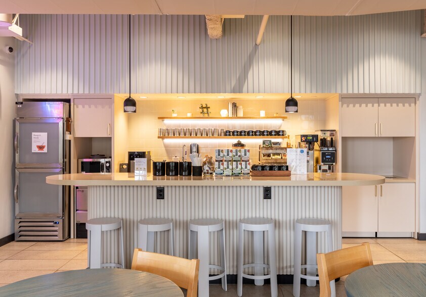 More Photos Of 1175 Peachtree St NE, Atlanta Coworking Space