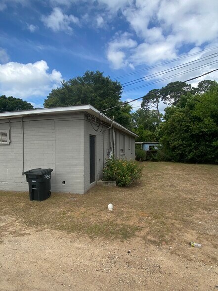 More Photos Of 1103 W Gordon Ave, Albany General Retail For Sale