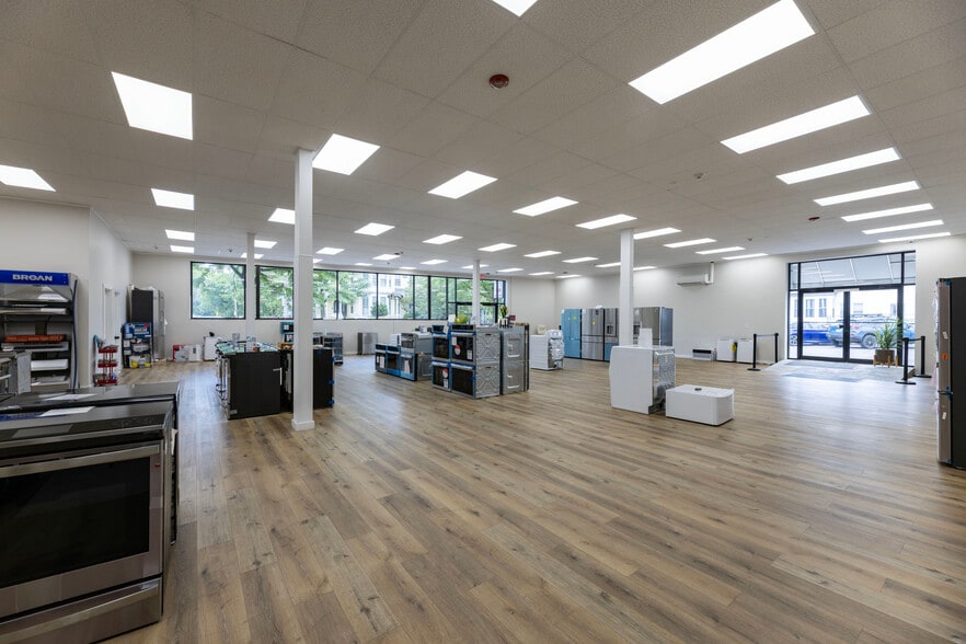 More Photos Of 200 Academy Ave, Providence Drugstore For Sale
