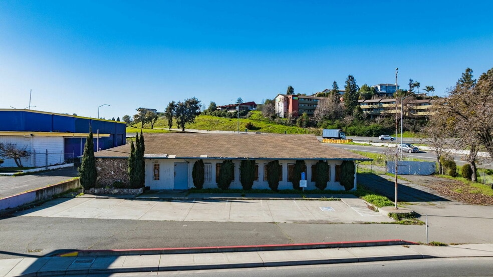 More Photos Of 711 Admiral Callaghan Ln, Vallejo Storefront For Sale