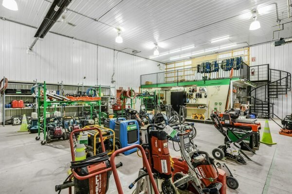 More Photos Of 30 Industrial Dr, Sylvan Lake Service For Lease