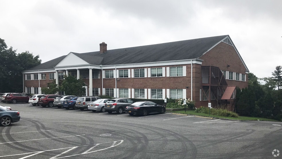 Primary Photo Of 575 Jericho Tpke, Jericho Office For Lease