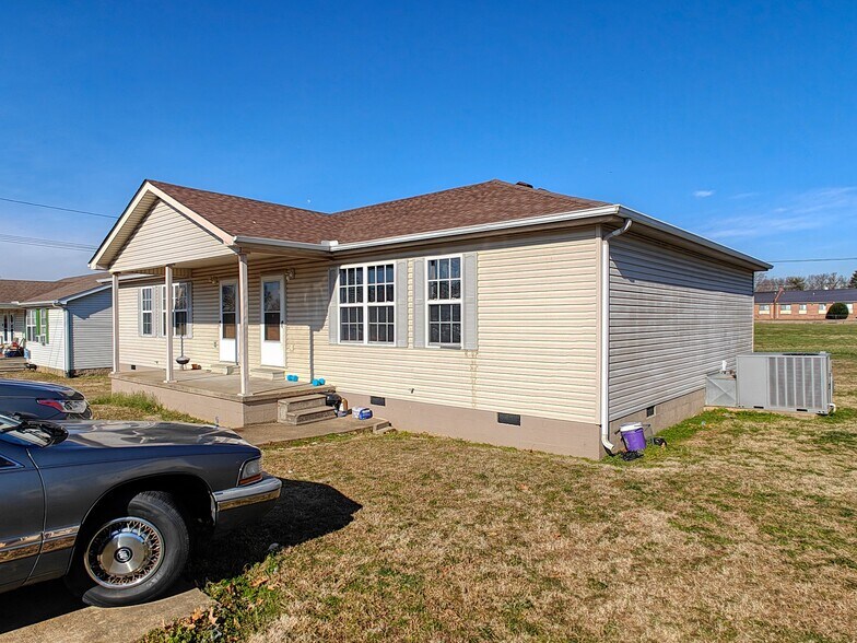 More Photos Of 2401 Viking Dr, Humboldt Apartments For Sale