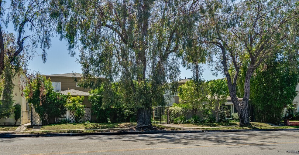 More Photos Of 6512 W Olympic Blvd, Los Angeles Apartments For Sale