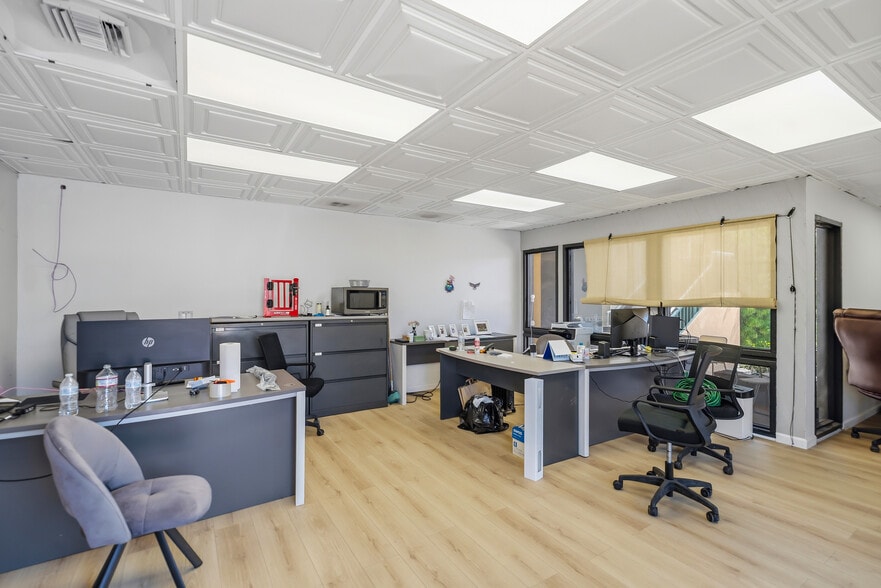 More Photos Of 5375 Industrial Dr, Huntington Beach Light Distribution For Sale