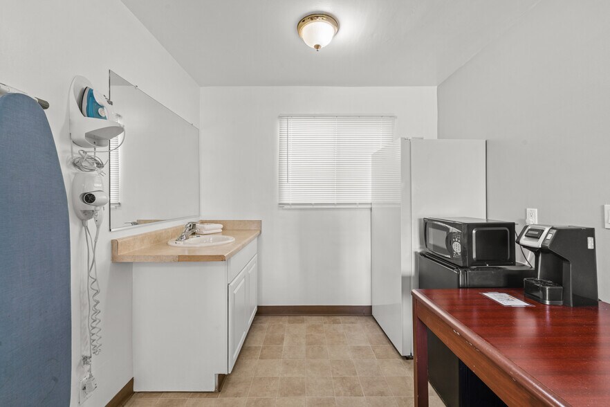 More Photos Of 1736 Santa Rosa Ave, Santa Rosa Hotel For Sale