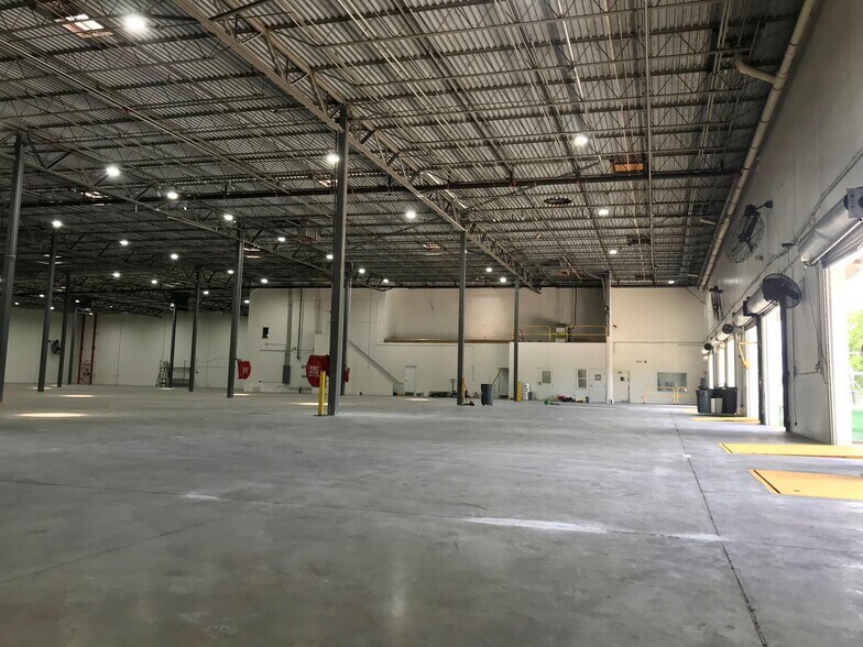 More Photos Of 5360 NW 35th Ave, Fort Lauderdale Warehouse For Lease