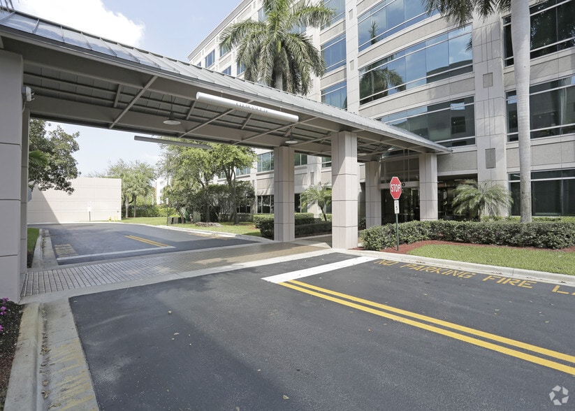 More Photos Of 8400 NW 36th St, Doral Office For Lease