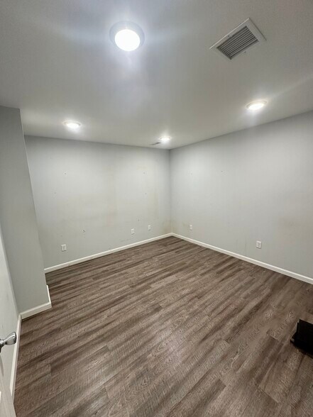 More Photos Of 315 Transport Dr, Cookeville Warehouse For Lease