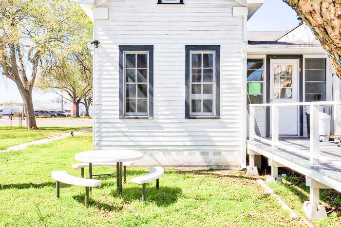 More Photos Of 318 E Washington Ave, Navasota Storefront Retail Office For Lease