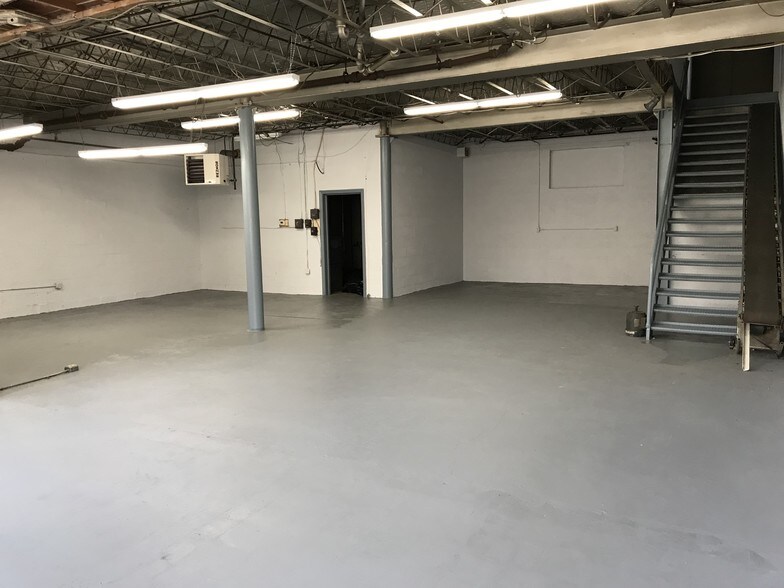 More Photos Of 4304 Rhode Island Ave, Brentwood Freestanding For Lease