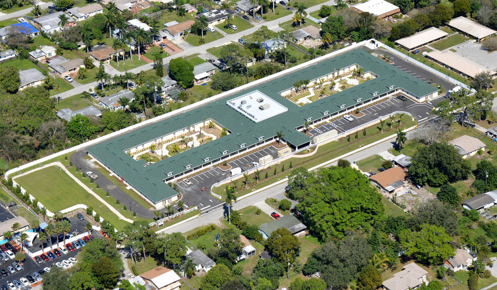 Primary Photo Of 2117 Earl Rd, Fort Myers Congregate Senior Housing For Sale