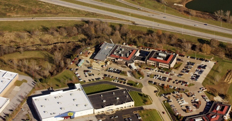 More Photos Of 3385-3400 Dexter Ct, Davenport Medical For Lease