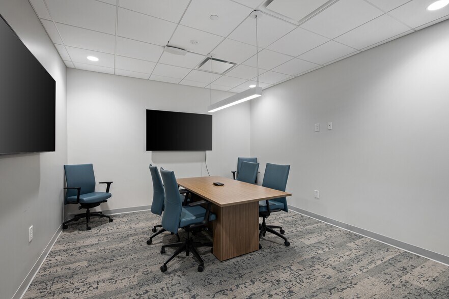 More Photos Of 3340 Perimeter Hill Dr, Nashville Office For Sale