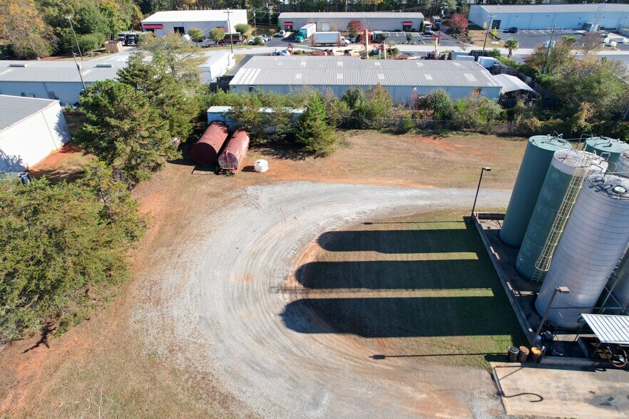 More Photos Of 10 Geneva Ct, Mauldin Manufacturing For Sale