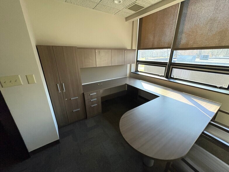 More Photos Of 3550 N Washington Blvd, Indianapolis Medical For Lease