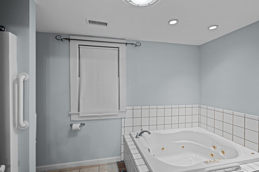 More Photos Of 567 E Water St, Belhaven Hospitality For Sale