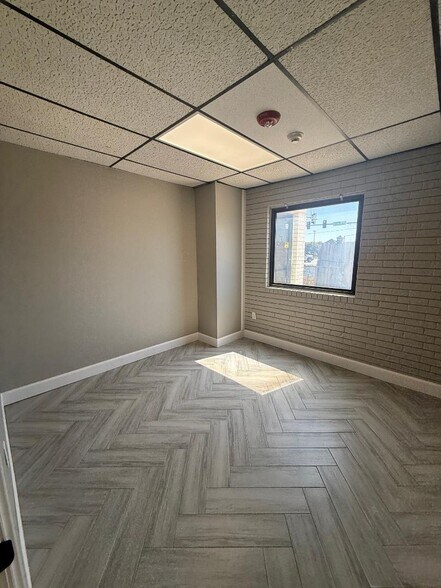 More Photos Of 210 N Flood Ave, Norman Office For Lease