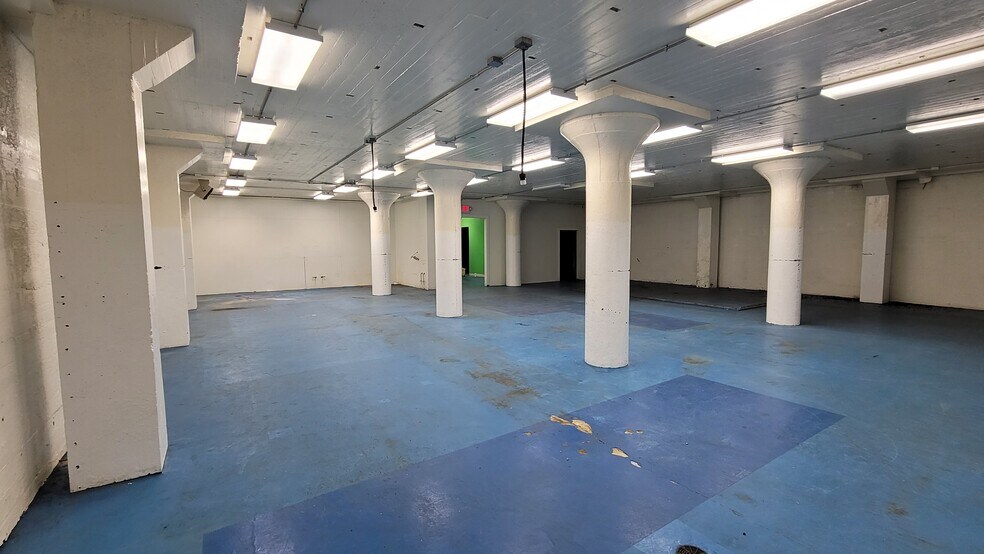 More Photos Of 35 High St, Poughkeepsie Warehouse For Lease