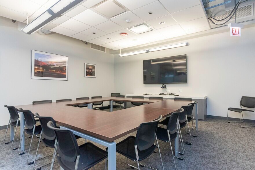 More Photos Of 455 N Cityfront Plaza Dr, Chicago Office For Lease