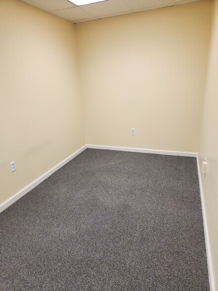 More Photos Of 1607 Route 300, Newburgh Office For Lease