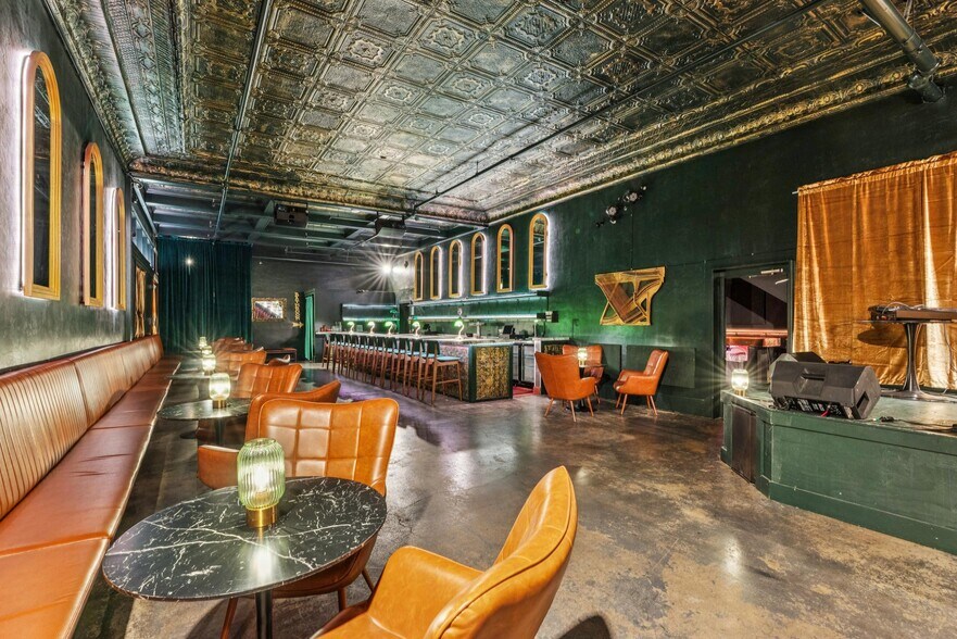 More Photos Of 645 W Grand Ave, Oakland Bar For Sale